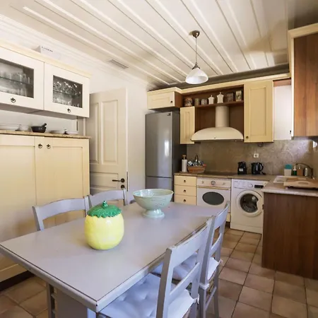 Urania Luxury Geofos Willa Pondi
