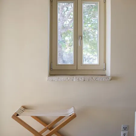 Urania Luxury Geofos * Pondi