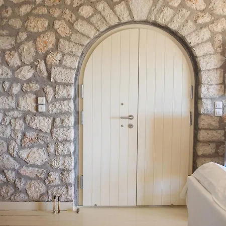 Urania Luxury Geofos Villa *